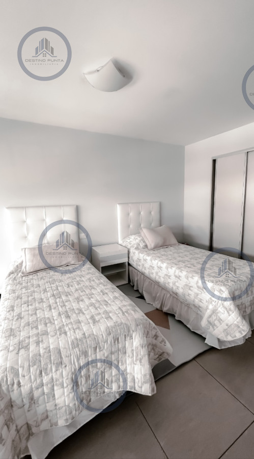 Apartamento ID.2314 - Apartamento de 2 dormitorios con 2 baños en alquiler por temporada torre moderna de Punta del este 