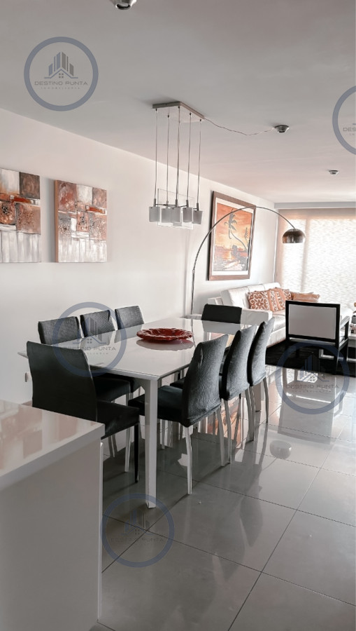 Apartamento ID.2314 - Apartamento de 2 dormitorios con 2 baños en alquiler por temporada torre moderna de Punta del este 