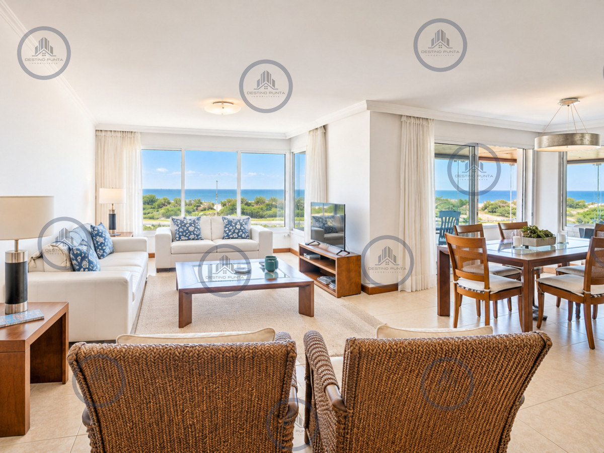 Apartamento de 4 Dormitorios frente al mar, con Parrillero y Vista.  Playa Brava, Punta del Este — fotografía 1