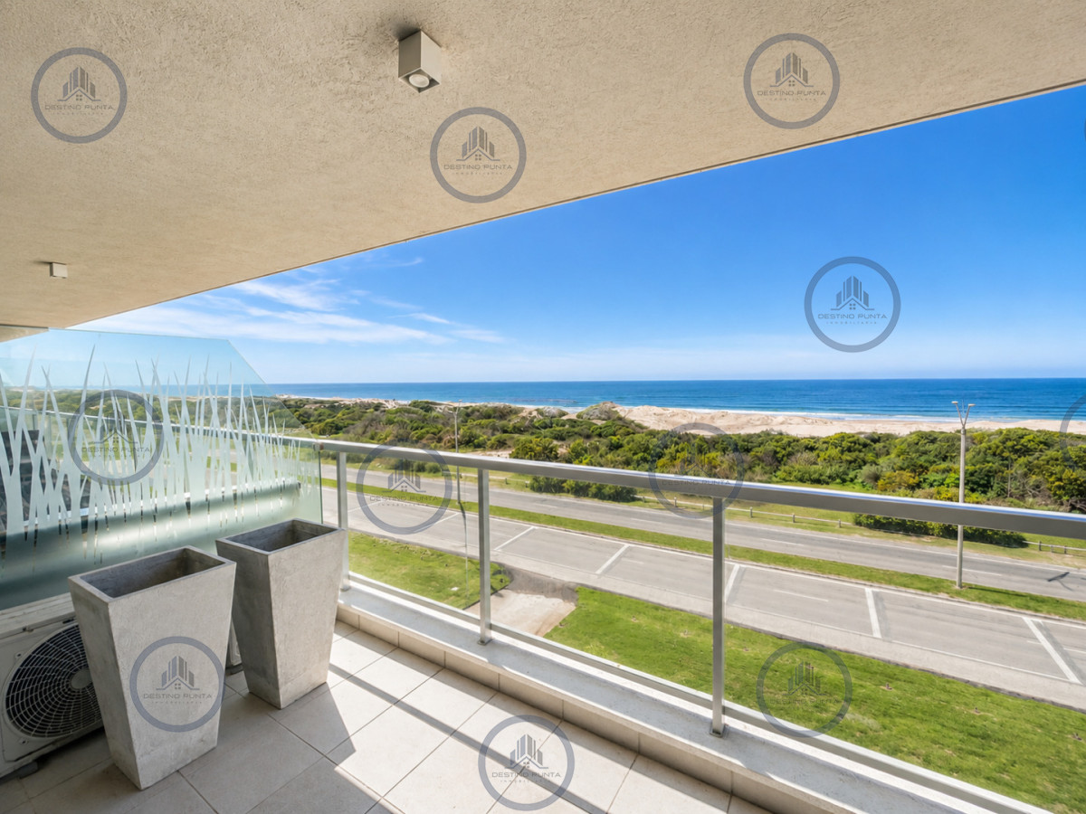Apartamento ID.3301 - Moderno Apartamento de 3 Dormitorios en Primera Línea del Mar. Blue Marine, Playa Brava Punta del Este