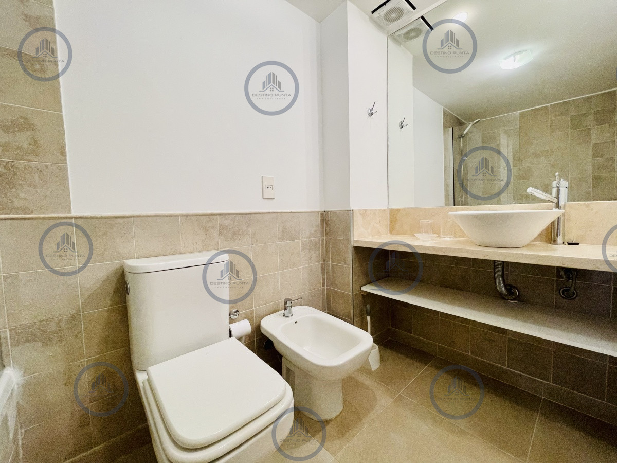 Apartamento ID.1192 - Venta y alquiler de apartamento de dos dormitorios con parrillero de uso exclusivo en Punta Ballena