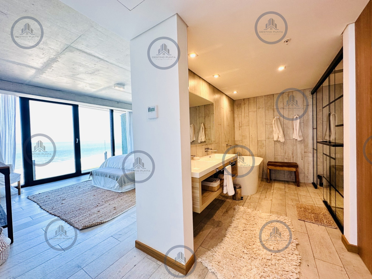 Apartamento ID.677 - Venta y alquiler de apartamento de tres dormitorios con tres suites moderno a estrenar, playa Brava