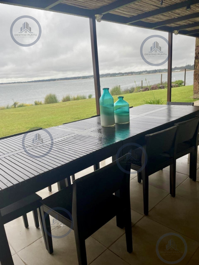 Apartamento ID.421 - Maravilloso departamento de 2 dormitorios con parrillero y salida al jardín en alquiler 