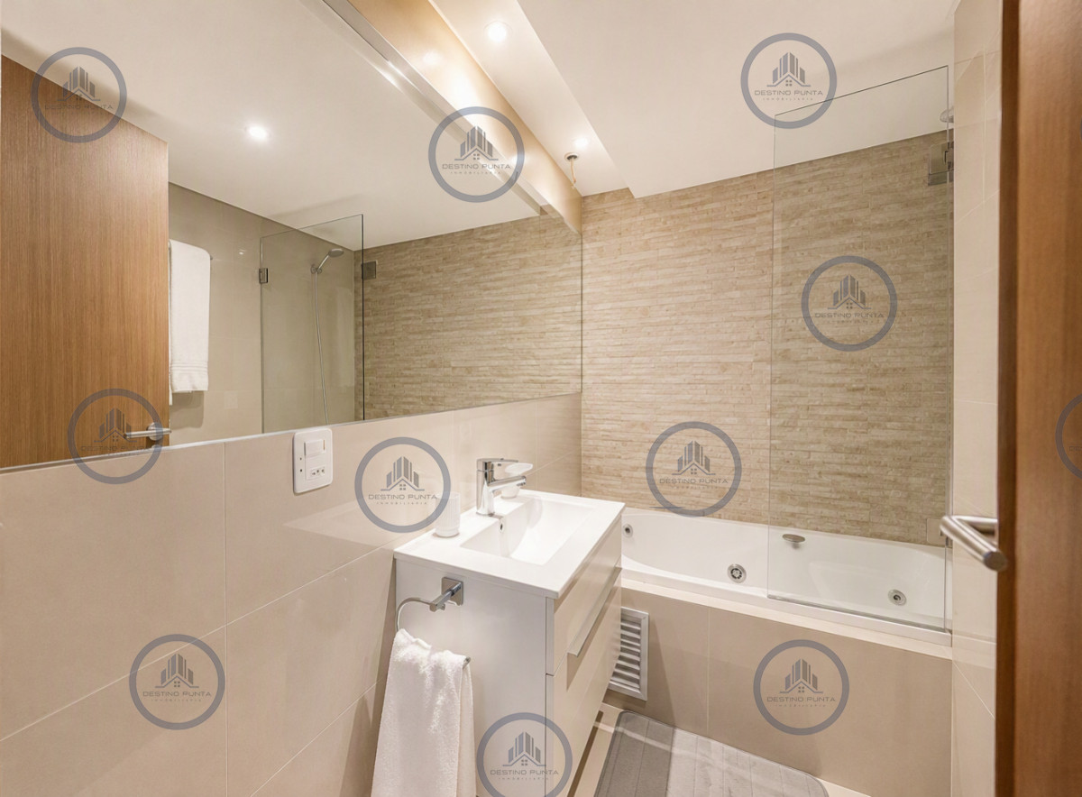 Apartamento ID.150 - Espectacular Penthouse Duplex con 4 Dormitorios + Dependencia y Terraza con Parrillero, en torre premium de Playa Brava, Punta del Este