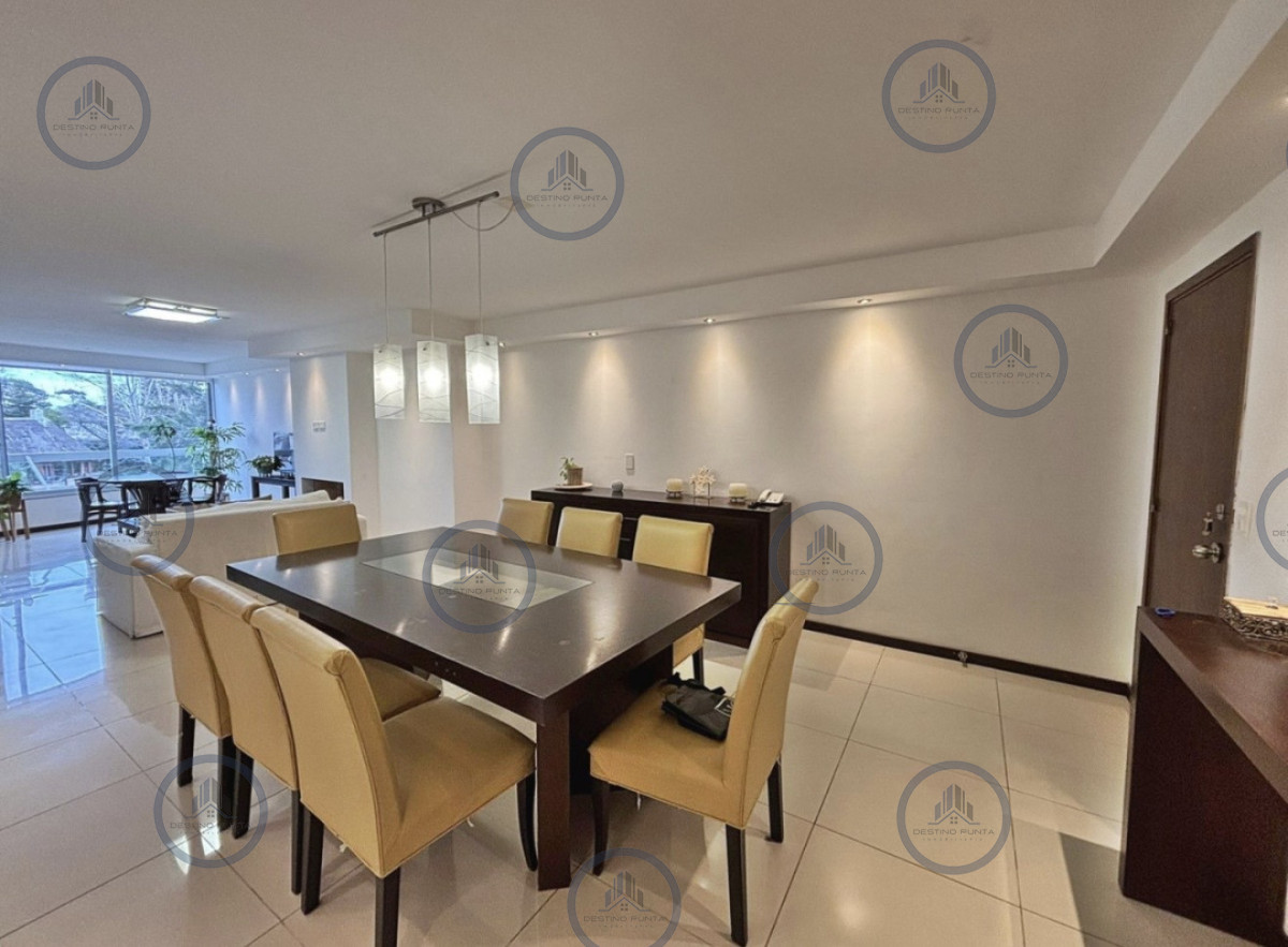Apartamento ID.3205 - Apartamento amplio de 3 dormitorios más dependencia con estufa a leña 