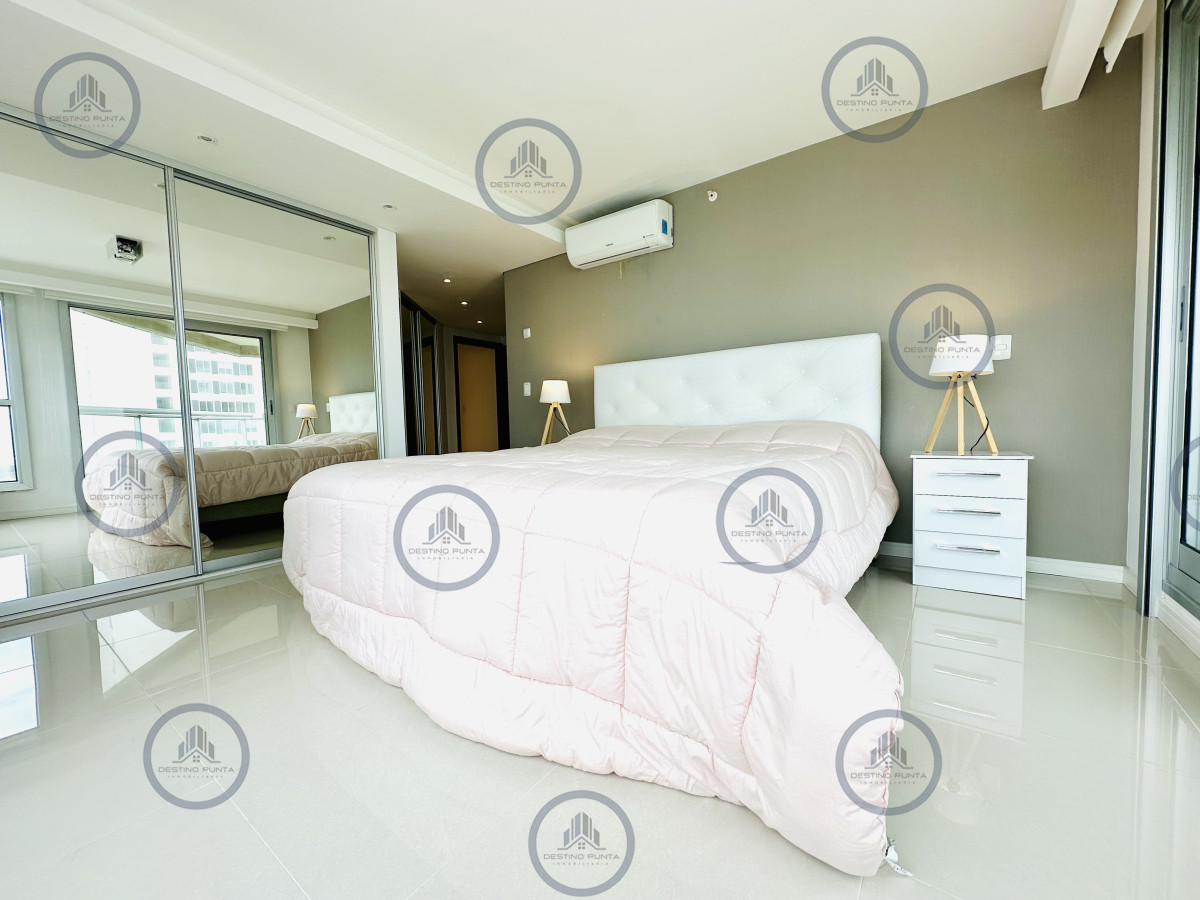 Apartamento ID.2295 - Oportunidad de venta apartamento de 3 dormitorios mas dependencia Playa Brava, Punta del Este