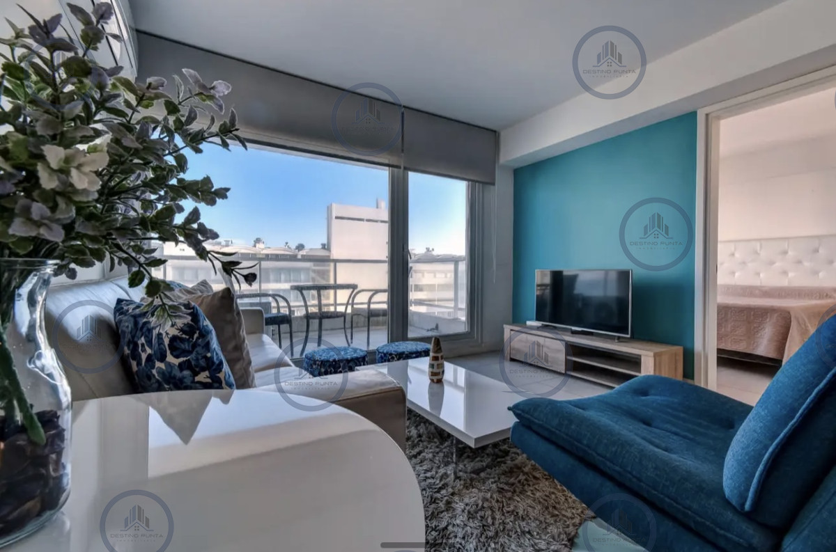 Apartamento ID.541 - Apartamento Céntrico de 2 Dormitorios con Vista al Mar, en el corazón de la Península de Punta del Este