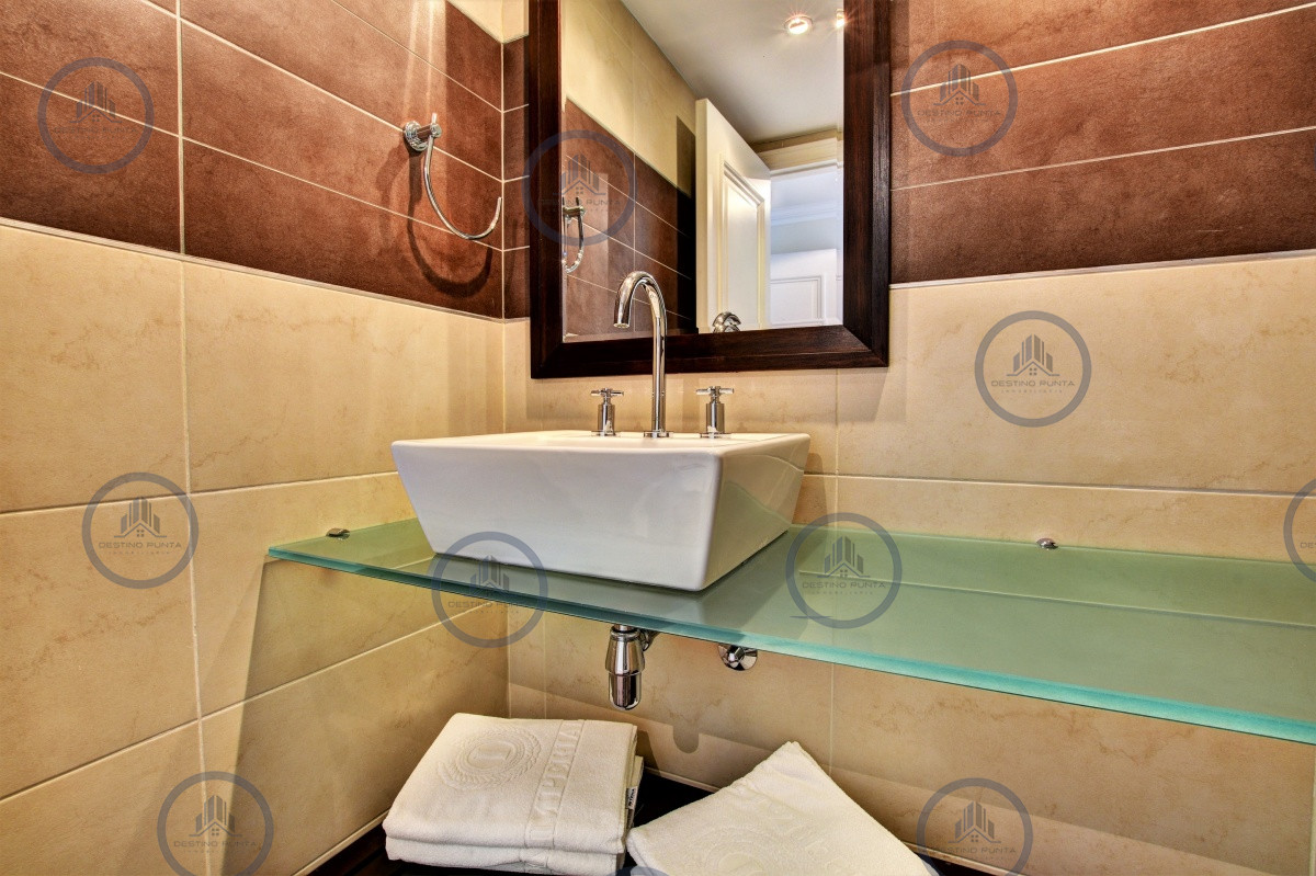 Apartamento ID.238 - Apartamento de 3 Dormitorios en Imperiale, Frente al Mar  - Oportunidad en Venta