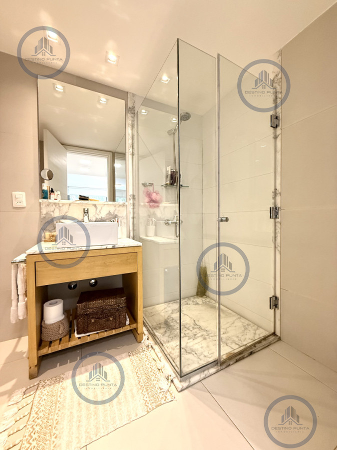 Apartamento ID.3111 - Venta de hermoso departamento de 2 dormitorios más parrillero en Punta Ballena 