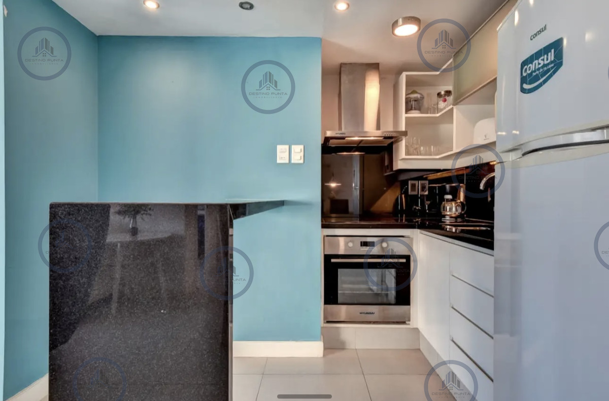 Apartamento ID.541 - Apartamento Céntrico de 2 Dormitorios con Vista al Mar, en el corazón de la Península de Punta del Este