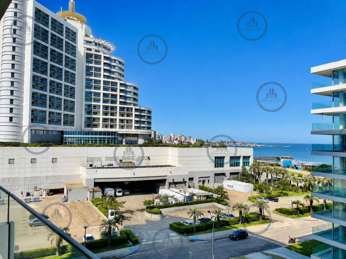 Apartamento ID.58 - Apartamento de 2 Dormitorios a metros del mar y torre moderna, playa Mansa, Punta del Este