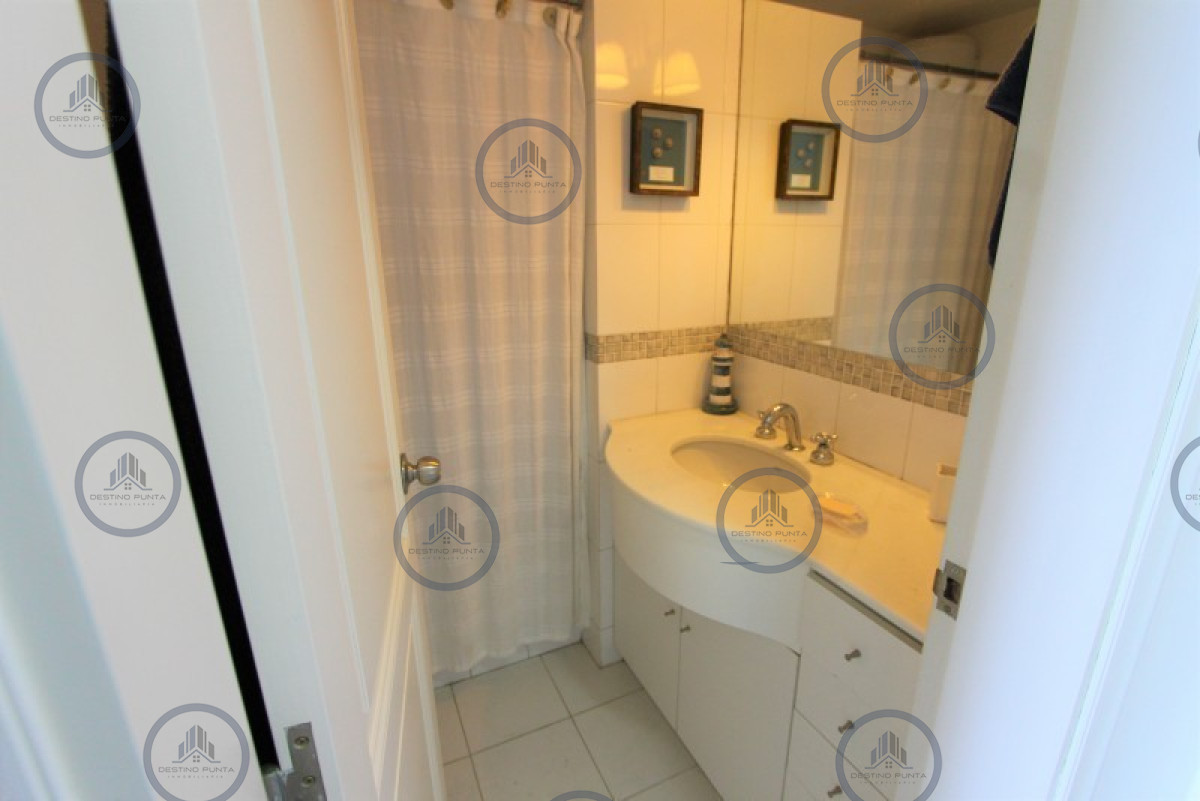 Apartamento ID.1935 - Apartamento con Estufa y Parrillero de 3 Dormitorios en La Barra, Venta y Alquiler