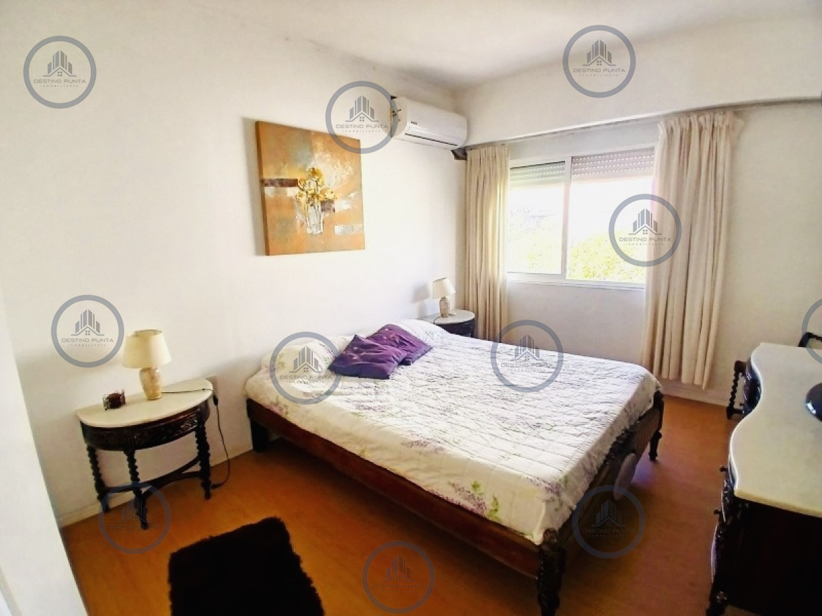Apartamento ID.3193 - Venta | Apartamento de 2 dormitorios frente al mar – Playa Mansa, Punta del Este