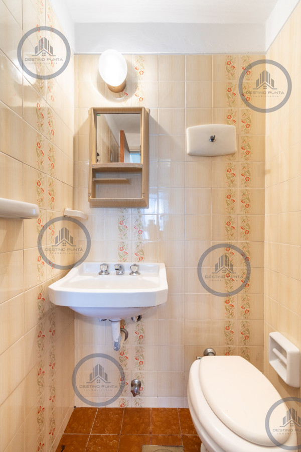 Apartamento ID.71 - Excelente Apartamento de 3 Dormitorios y Dependencia de Servicio Frente al Mar - Playa Brava