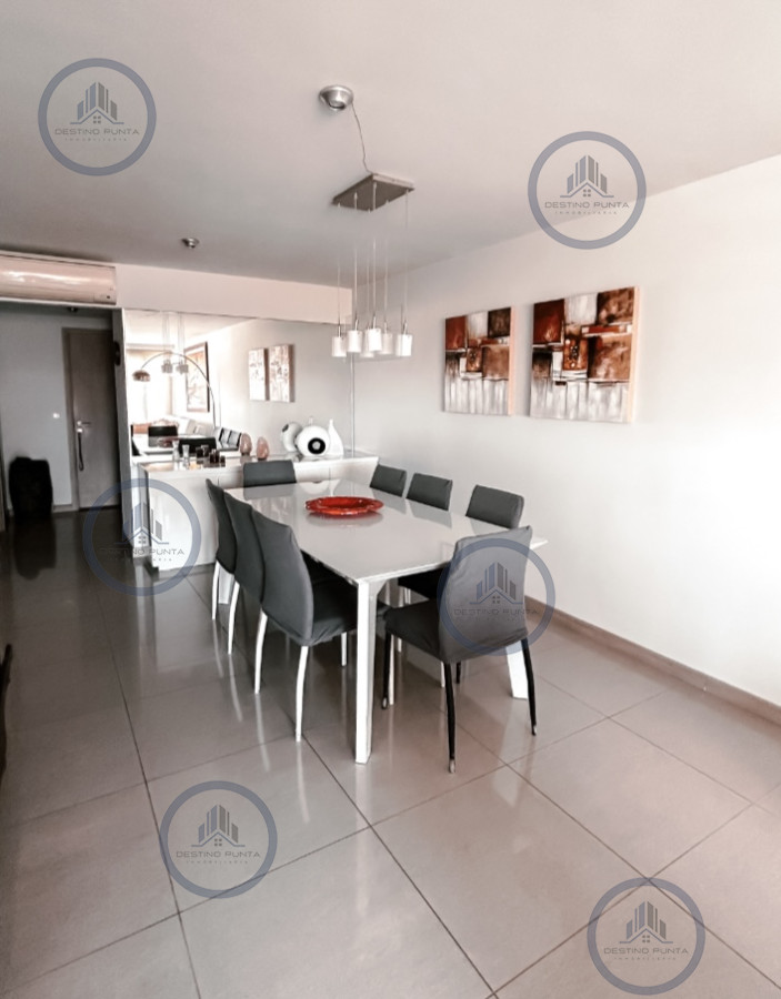 Apartamento ID.2314 - Apartamento de 2 dormitorios con 2 baños en alquiler por temporada torre moderna de Punta del este 