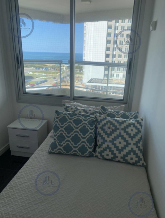 Apartamento ID.3284 - Alquiler temporal de apartamento a pasos de Playa Brava, 3 dormitorios mas dependencia y parrillero