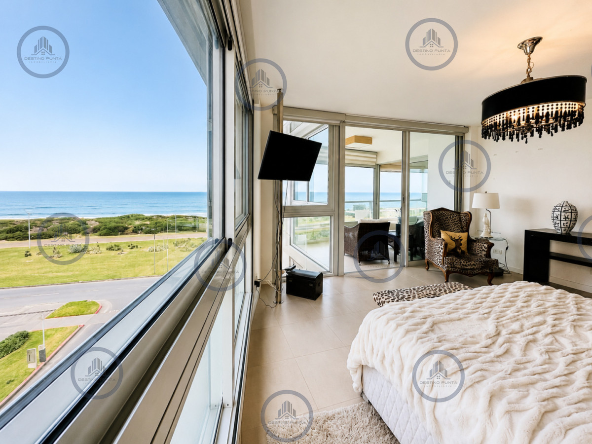 Apartamento ID.272 - Oportunidad en Venta Maravilloso departamento esquinero en Torre Le Parc, Playa Brava, Punta del Este