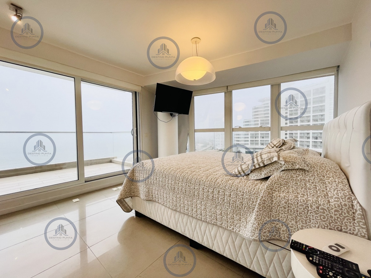 Apartamento ID.159 - Moderno Apartamento de 3 Suites en Playa Mansa con Vista al Mar