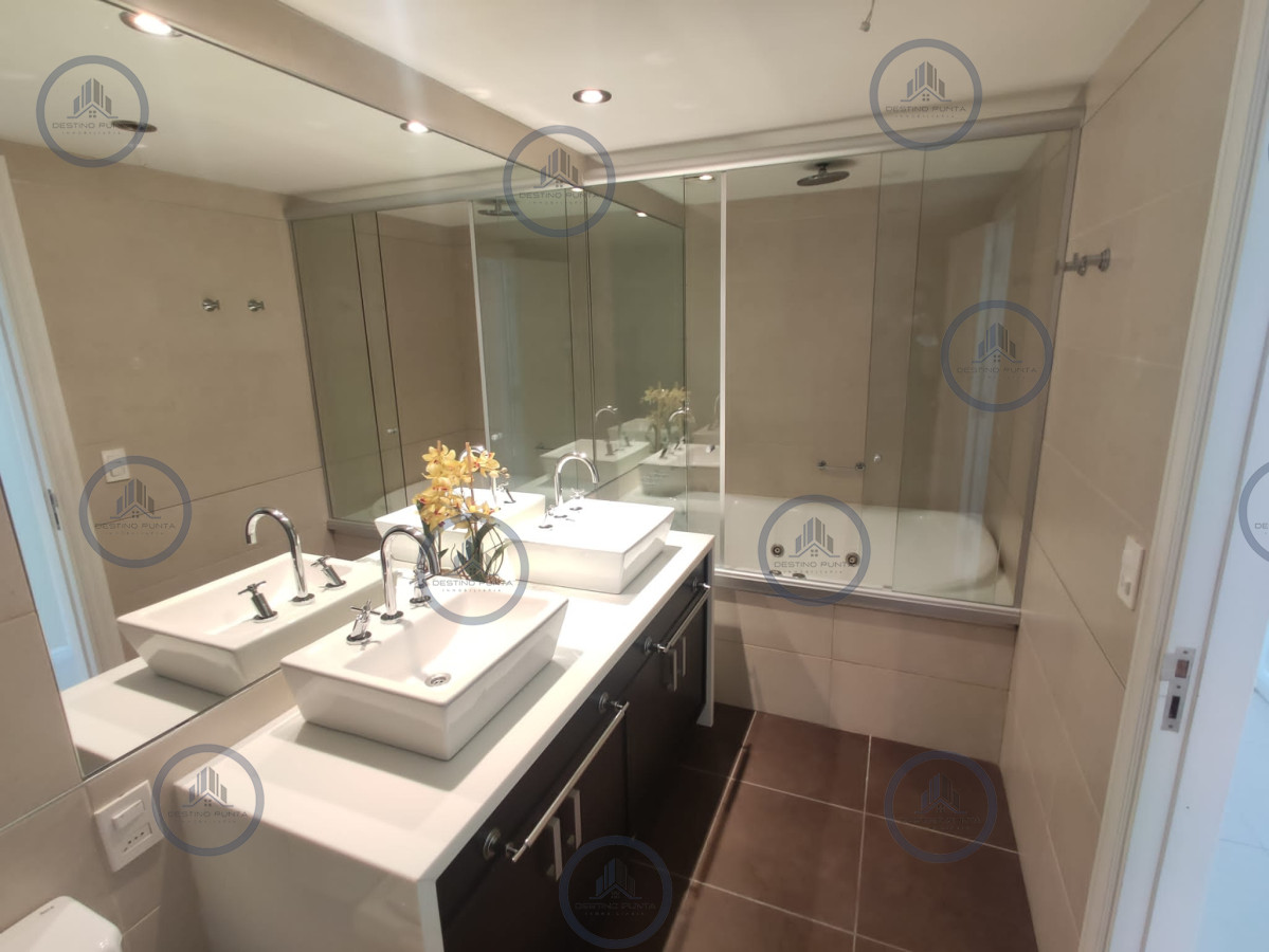 Apartamento ID.456 - Venta y alquiler temporario de apartamento de tres dormitorios en torre Premiun de playa Brava, Punta del Este
