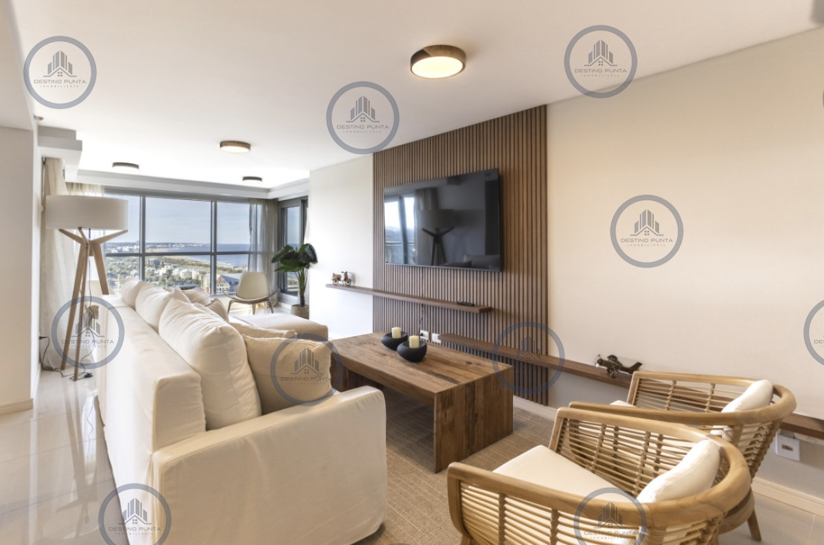 Apartamento ID.171 - Moderno Penthouse con Vista al Mar, en Playa Brava, 3 Dormitorios con Parrillero y Dependencia de servicio