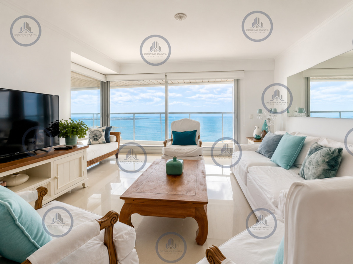 Apartamento ID.2321 - Penthouse Dúplex de 3 Dormitorios y Parrillero en Playa Mansa, Punta del Este