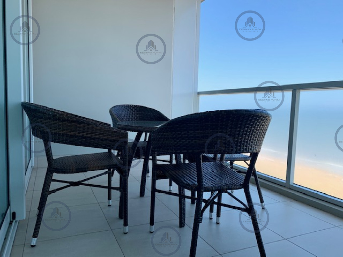 Apartamento ID.51 - Alquiler temporario de apartamento de dos dormitorios más dependencia de servicio sobre Playa Brava, Punta del Este