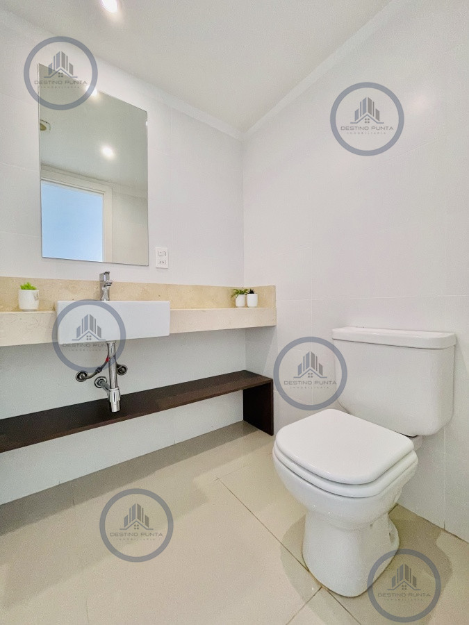 Apartamento ID.304 - Apartamento de 3 Dormitorios y Parrillero Frente al Mar, Playa Mansa