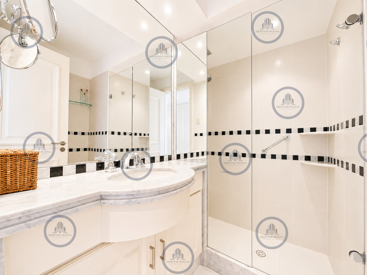 Apartamento ID.3221 - Exclusivo Apartamento Frente al Mar en Playa Brava, 4 Dormitorios 