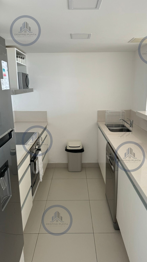 Apartamento ID.2426 - Alquiler temporal de apartamento de 2 dormitorios con parrillero y patio en punta ballena 