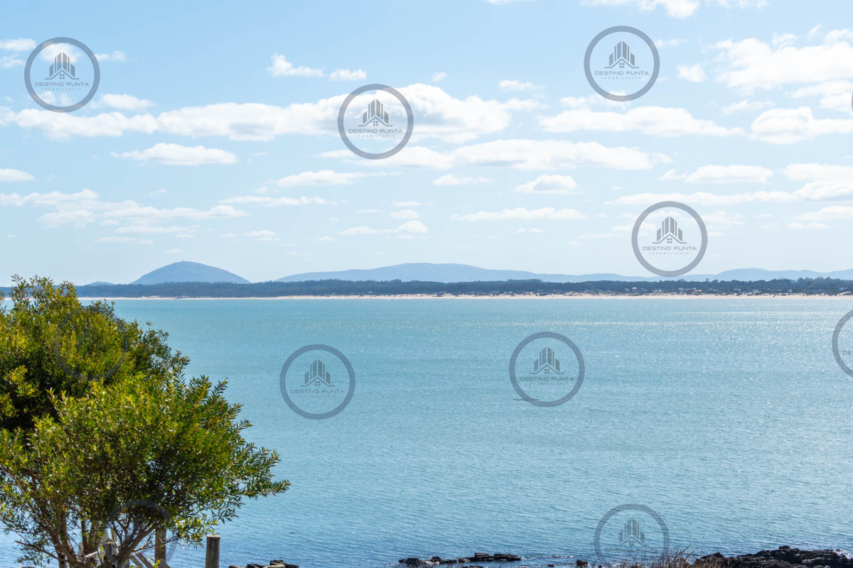Apartamento ID.9 - Alquier temporario de amplio departamento de tres dormitorios con jardín, Punta Ballena