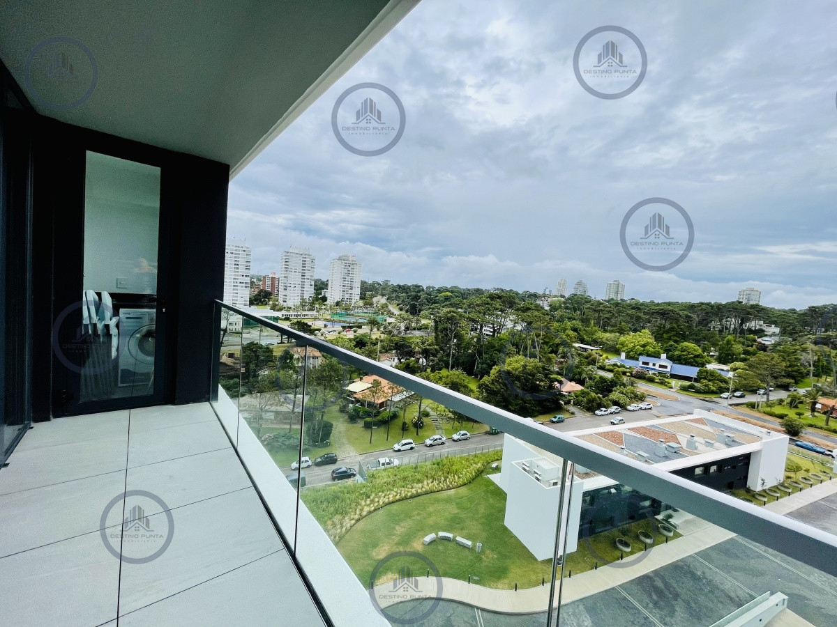 Apartamento ID.1122 - Venta y Alquiler Anual Moderno Apartamento de 2 Dormitorios en Torre Venetian sobre Playa Mansa