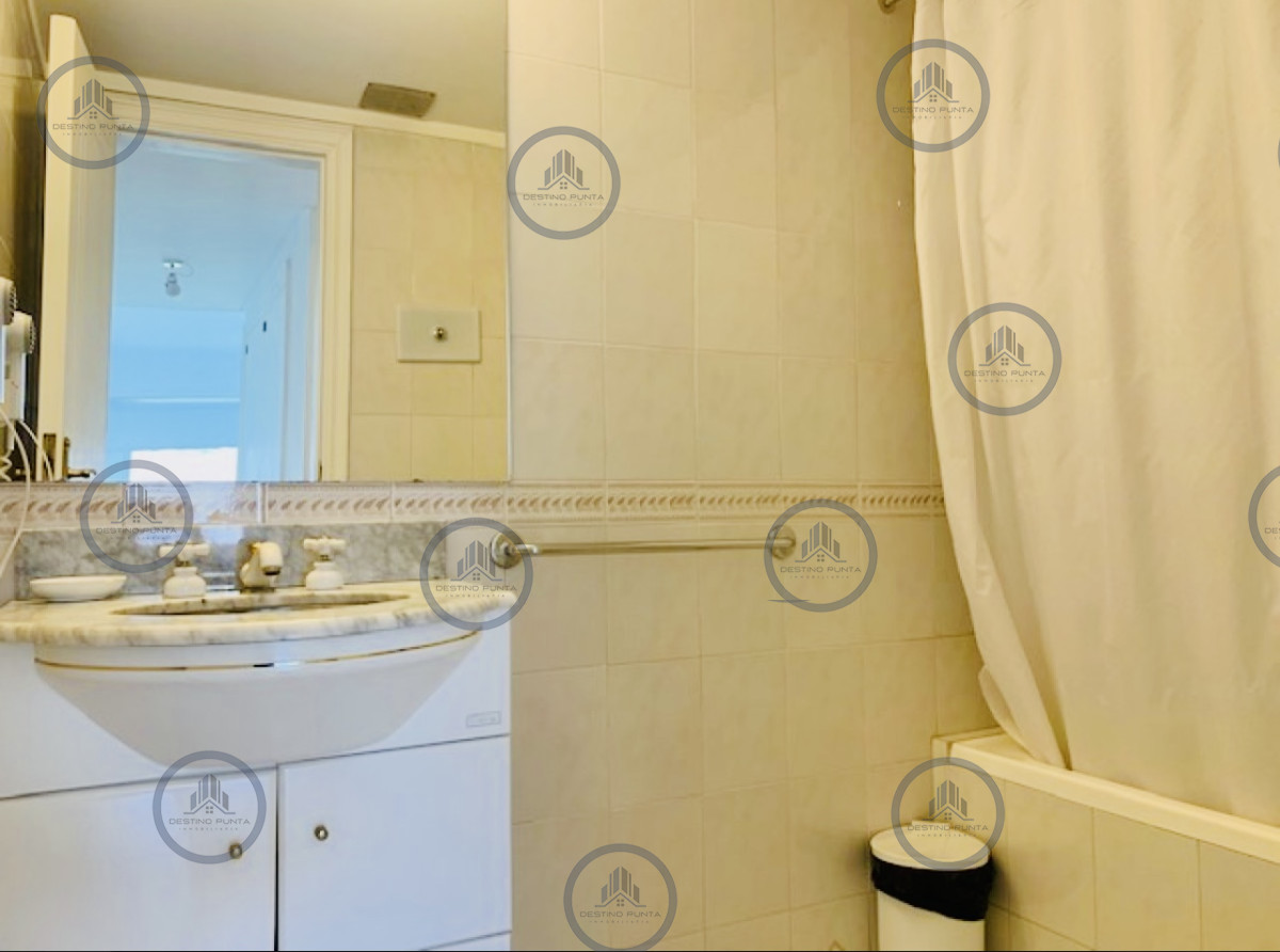 Apartamento ID.198 - Alquiler temporario de apartamento de tres dormitorios en playa Montoya, La Barra 