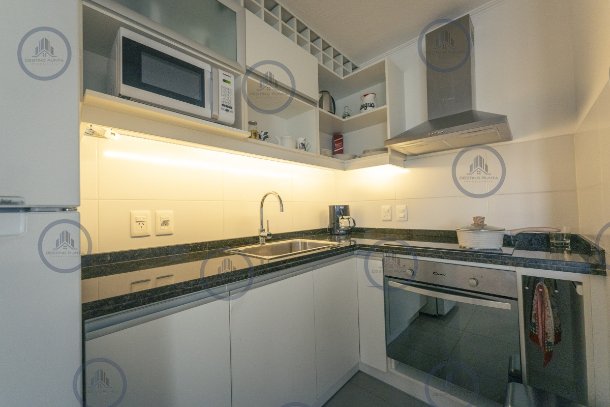 Apartamento ID.2080 - Alquiler temporario de apartamento de 1 dormitorio a un par de cuadras de playa Brava, Punta del Este