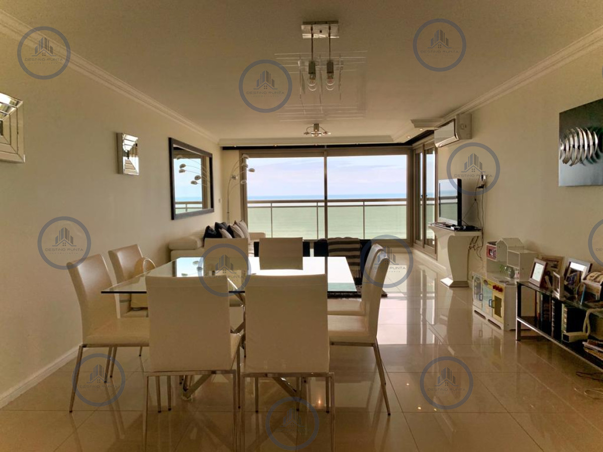 Apartamento ID.241 - Excelente Apartamento de 3 Dormitorios en Playa Brava - Punta del Este