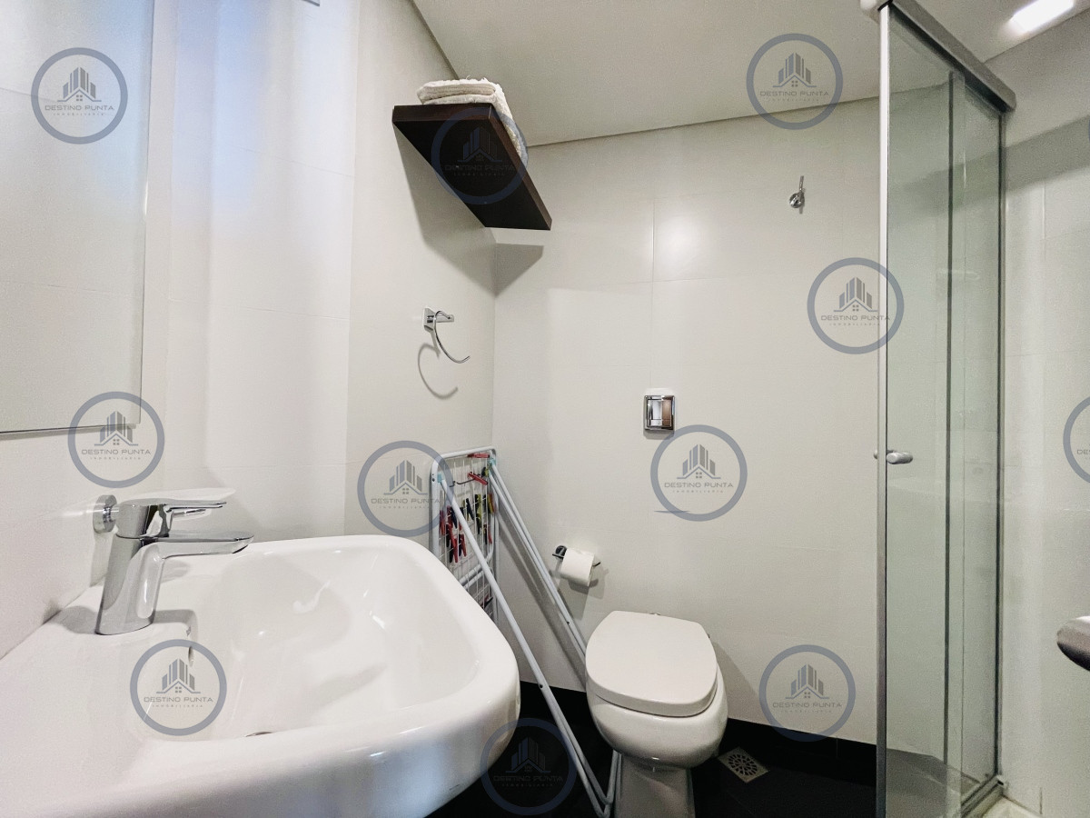 Apartamento ID.1525 - Apartamento de 3 Dormitorios y Dependencia, con Parrillero y Vista al Mar en Playa Brava, Punta del Este 