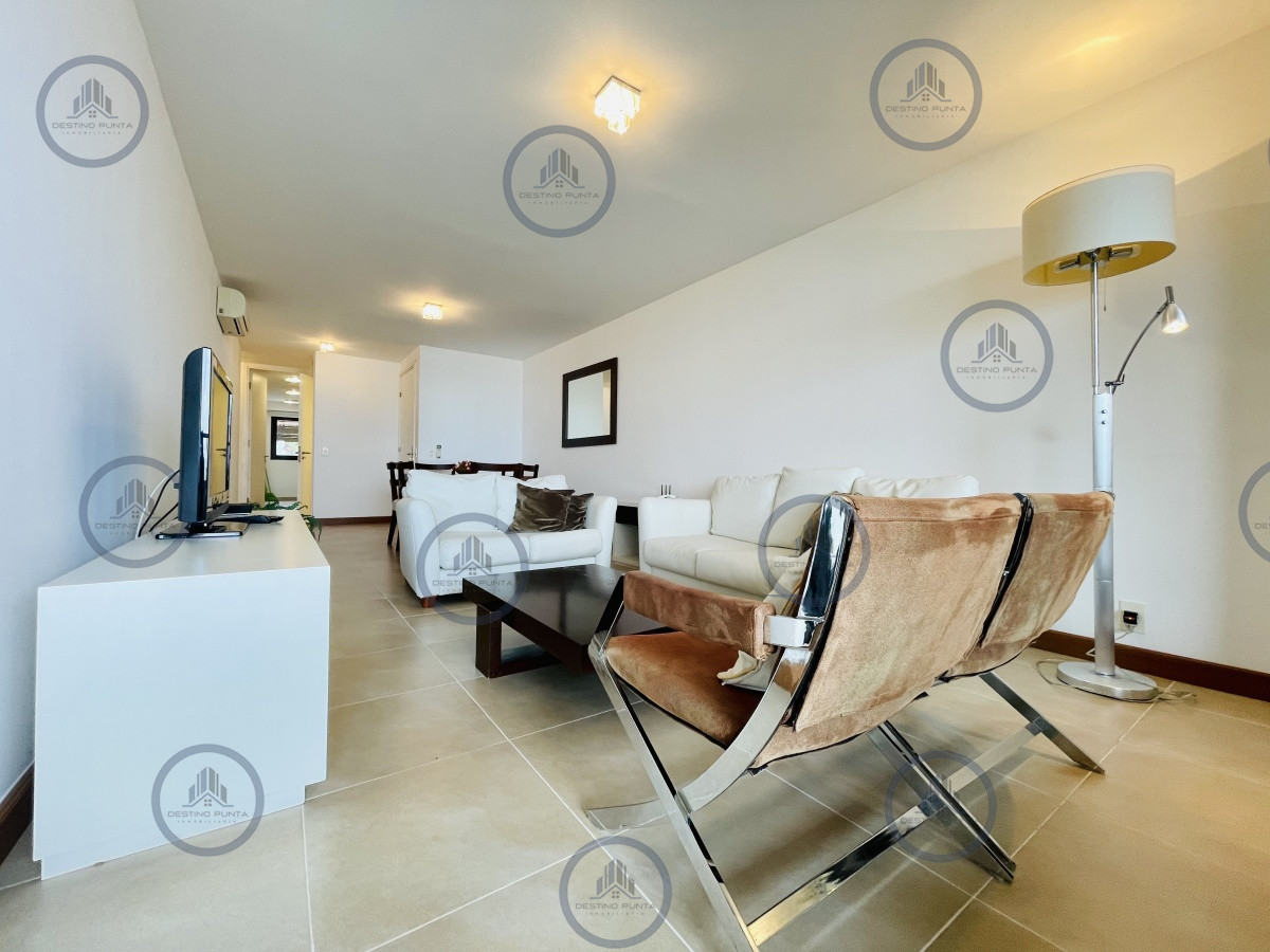 Apartamento ID.583 - Alquiler temporario de apartamento de dos dormitorios con Parrillero de uso exclusivo en complejo privado de Punta Ballena