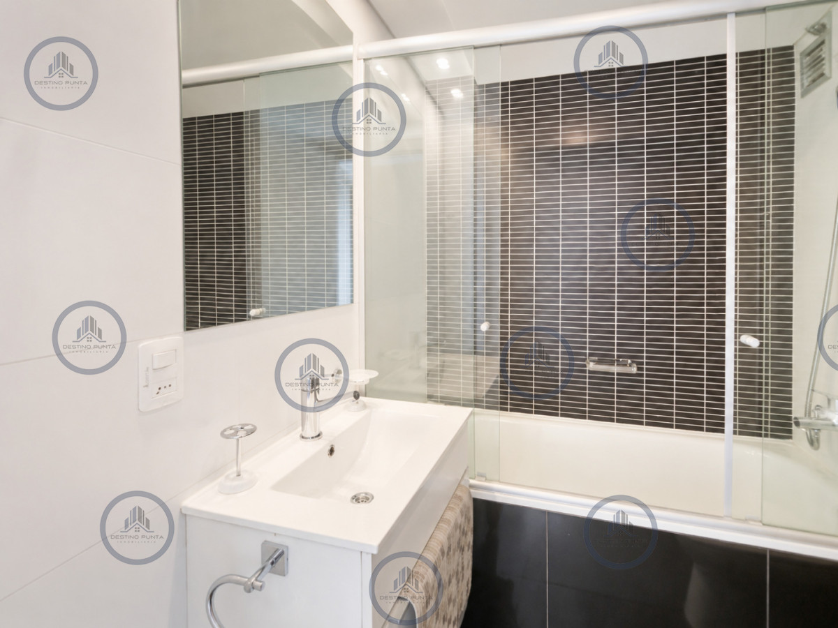 Apartamento ID.310 - Alquiler temporal de apartamento de 2 dormitorios con parrillero en Playa Brava