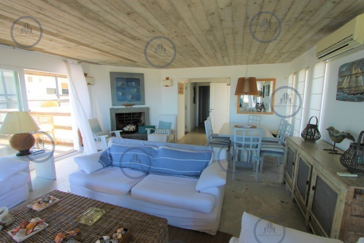 Apartamento ID.1935 - Apartamento con Estufa y Parrillero de 3 Dormitorios en La Barra, Venta y Alquiler