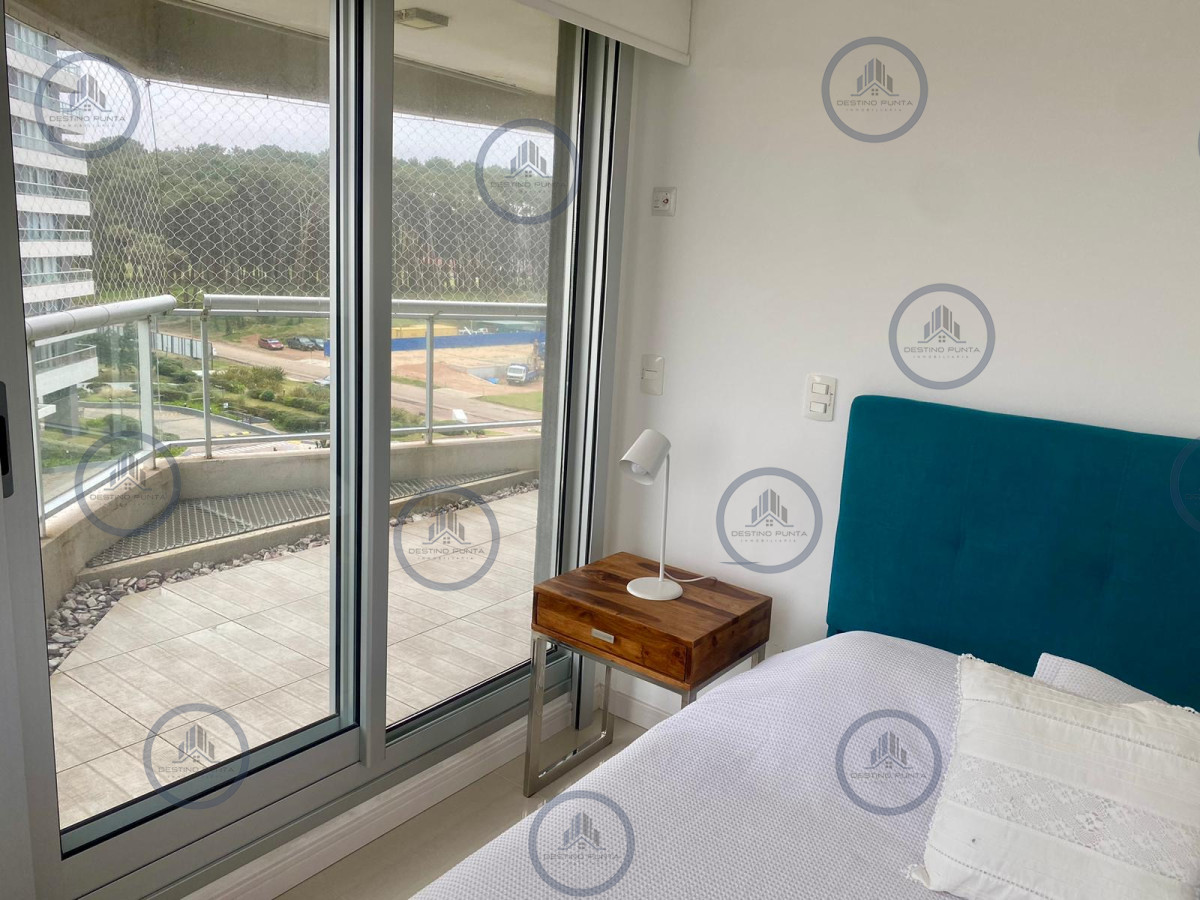 Apartamento ID.2159 - Oportunidad Moderno Apartamento de 2 Dormitorios y Dependencia a Pasos de Playa Brava