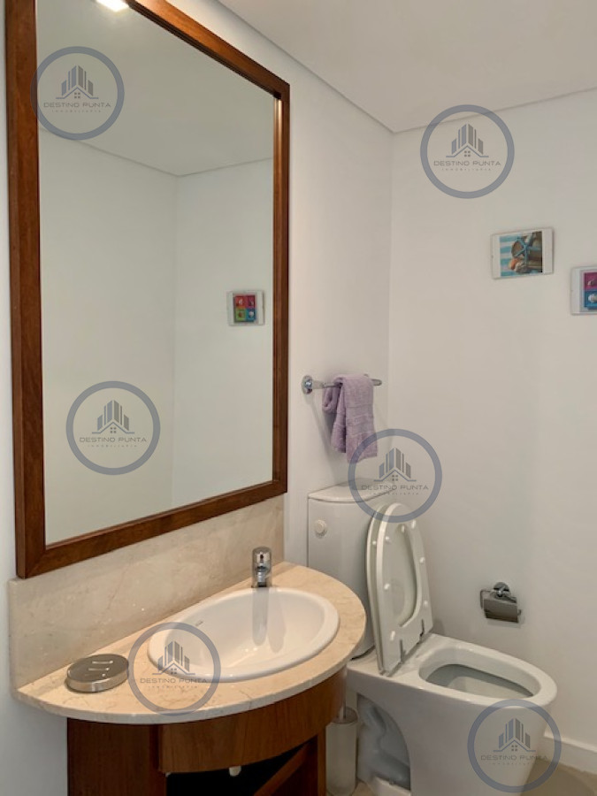 Apartamento ID.51 - Alquiler temporario de apartamento de dos dormitorios más dependencia de servicio sobre Playa Brava, Punta del Este