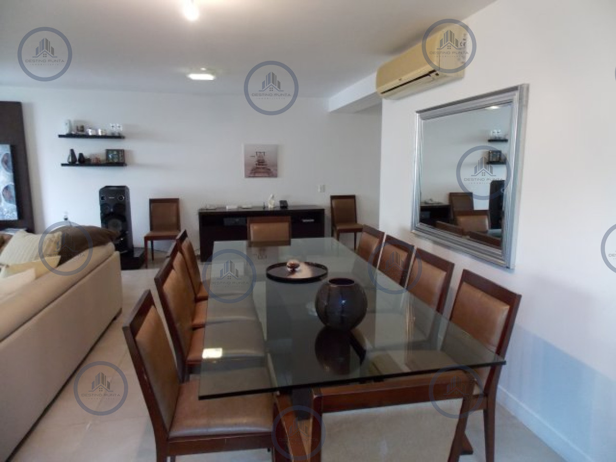 Apartamento ID.32 - Alquiler temporario de departamento esquinero de dos dormitorios mas dependencia de servicio, Punta Ballena