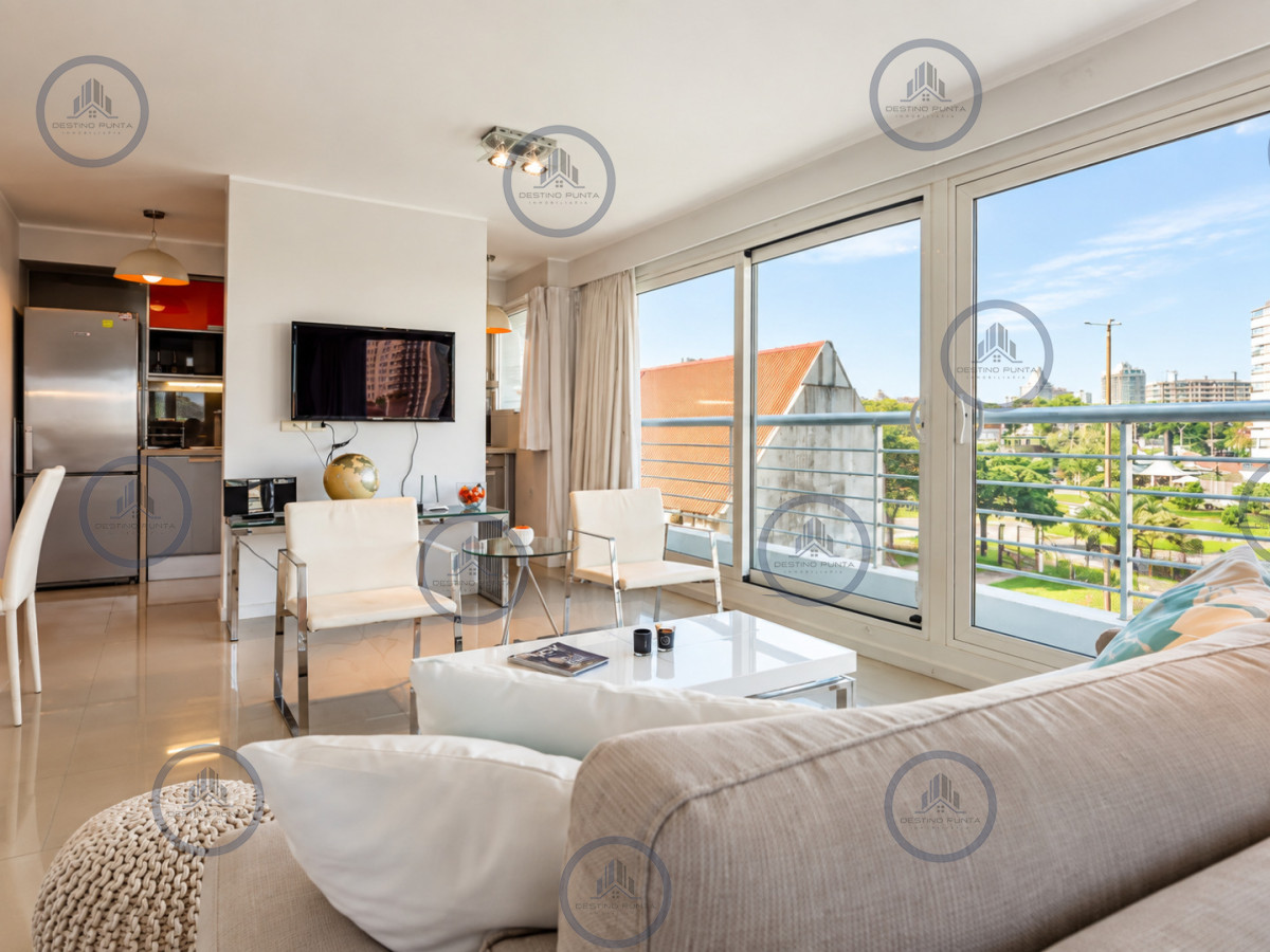 Apartamento ID.3307 - Moderno Apartamento de 1 Dormitorio en Suite a pasos del mar. Playa Mansa, Punta del Este