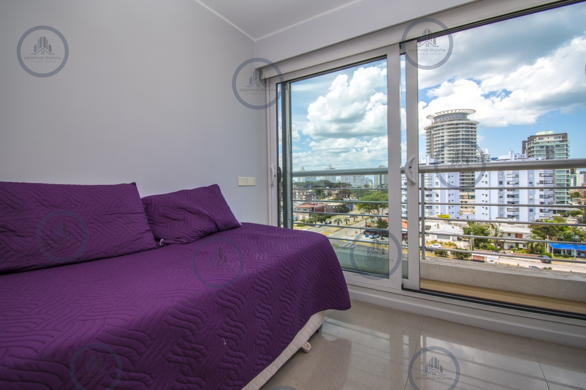 Apartamento ID.158 - Excelente Apartamento de 2 Dormitorios y Dependencia de Servicio en Playa Mansa