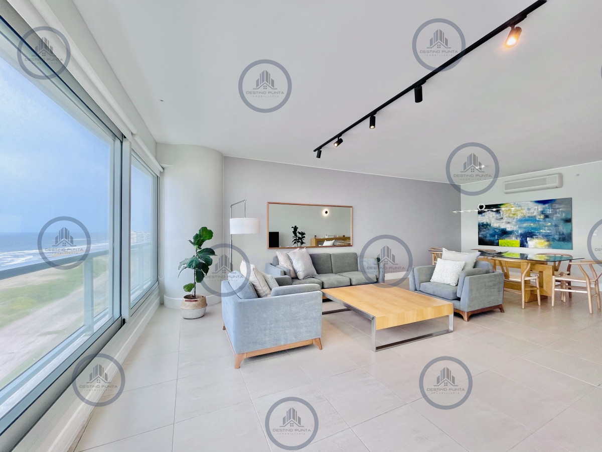 Apartamento ID.52 - Moderno Apartamento de 2 Dormitorios en Le Parc, Playa Brava. Punta del Este 