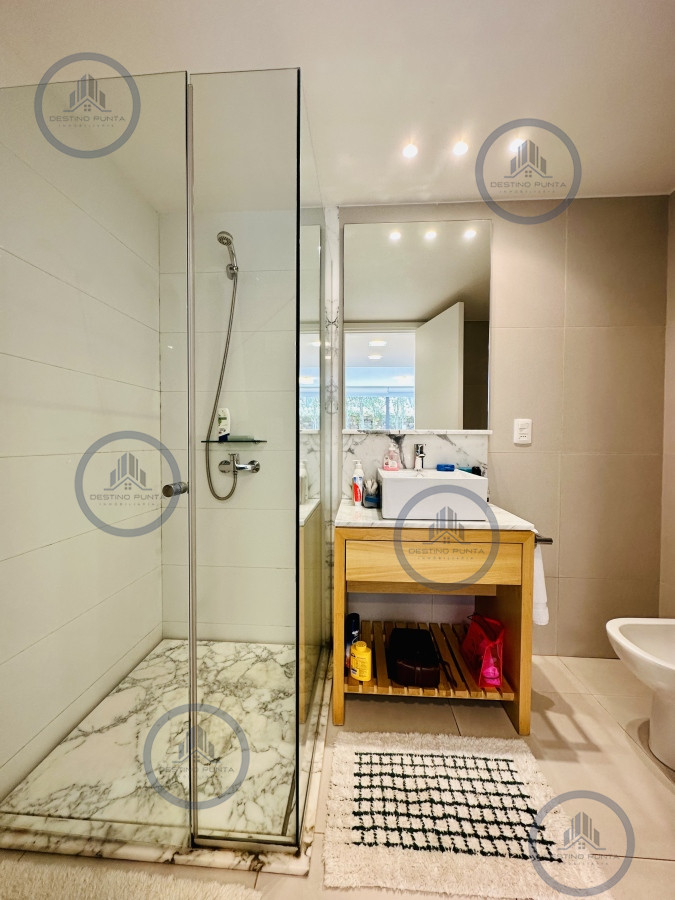 Apartamento ID.1690 - Venta y Alquiler temporario de apartamento moderno de dos dormitorios con parrillero en Punta Ballena