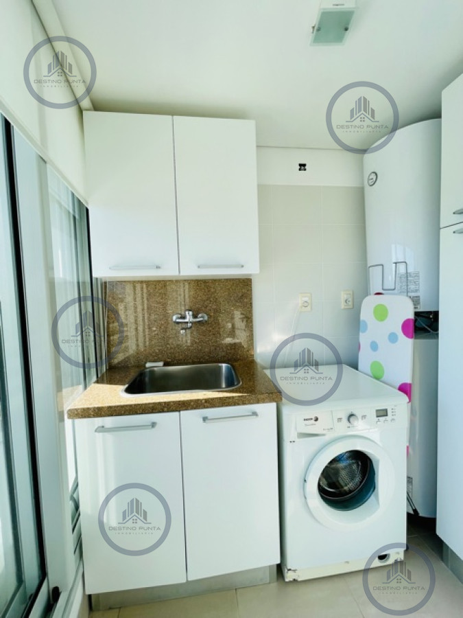 Apartamento ID.46 - Venta de apartamento premiun de tres dormitorios más dependencia en torre de categoría sobre playa Brava, Punta del Este