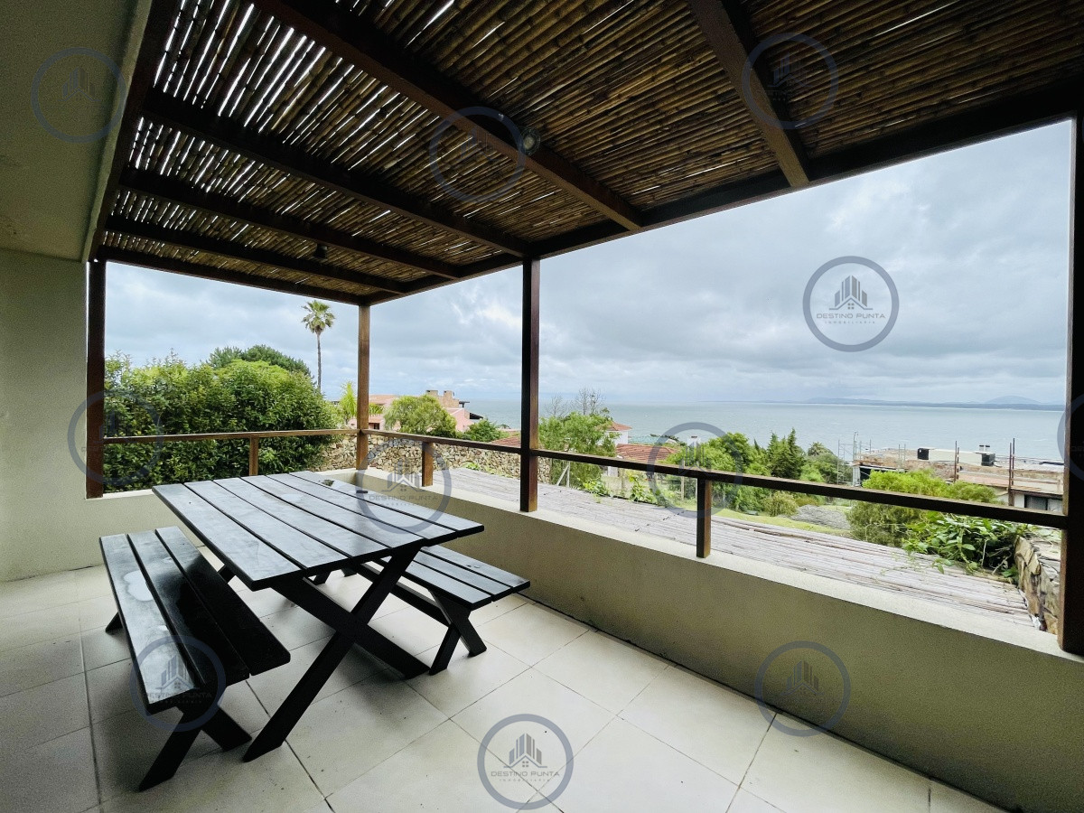 Apartamento ID.1029 - Venta de apartamento de dos dormitorios con parrillero en complejo privado de Punta Ballena