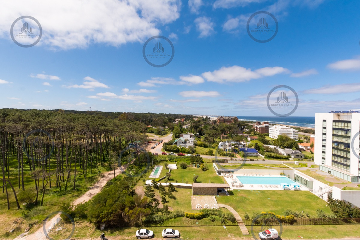 Apartamento ID.301 - Excelente Apartamento de 2 Dormitorios + Servicio en Brava con Vista al Mar
