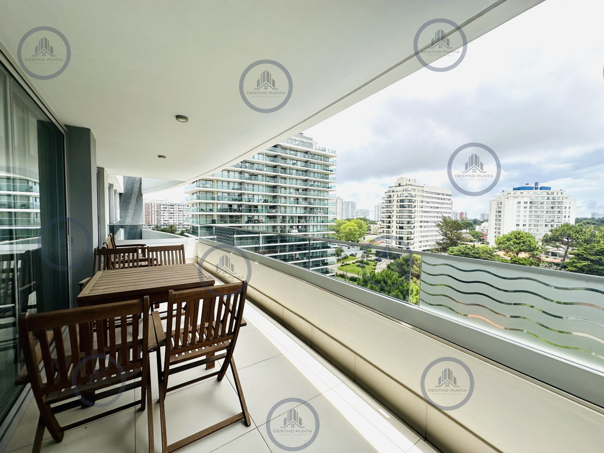 Apartamento ID.881 - Apartamento de 2 Dormitorios en Venta a metros de playa Brava, Punta del Este
