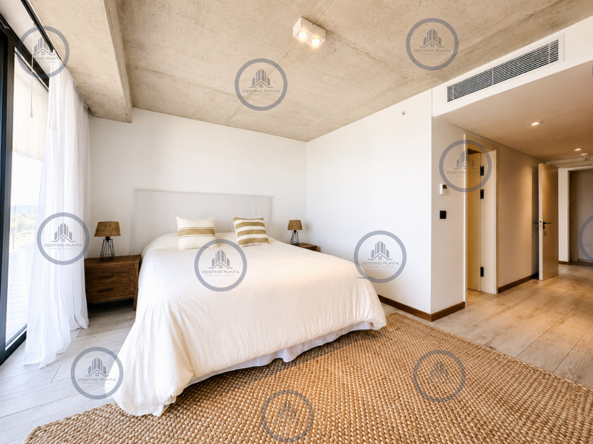 Apartamento ID.680 - Apartamento de 1 Dormitorio en Suite, piso alto de Torre Surfside Village, Punta del Este